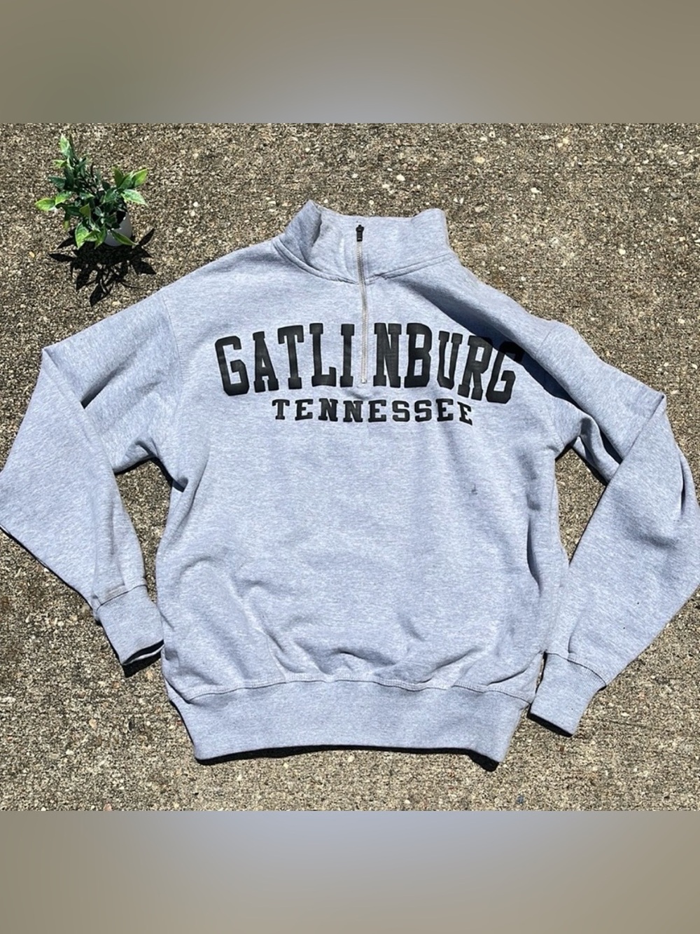 Women’s Gatlinburg Tennesse Pullover Sweatshirt